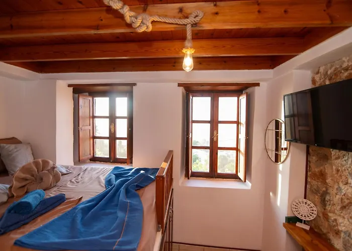 Dimis Asomatos Homes Case de vacanță *