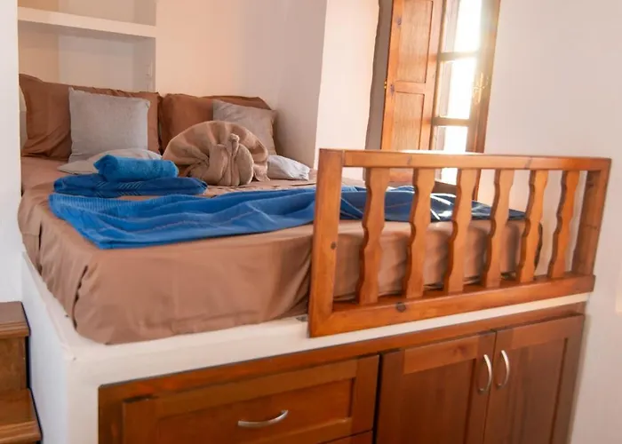 Dimis Asomatos Homes Case de vacanță