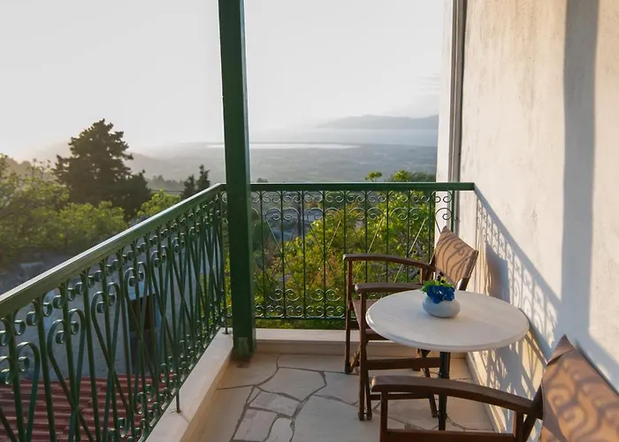 Dimis Asomatos Homes Case de vacanță *