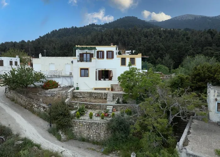 Dimis Asomatos Homes Nyaraló *