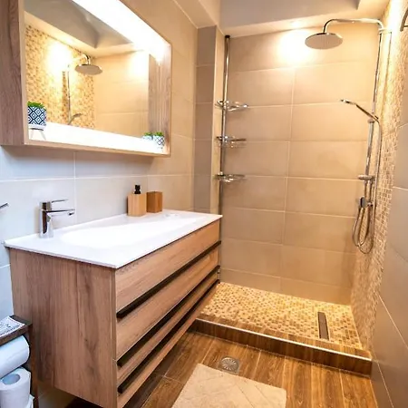 Dimis Asomatos Homes Feriehus