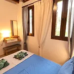 Dimis Asomatos Homes Case de vacanță