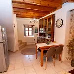 Dimis Asomatos Homes Case de vacanță *