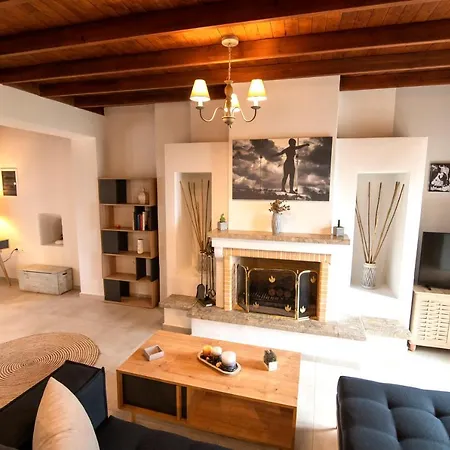 Dimis Asomatos Homes Hébergement de vacances