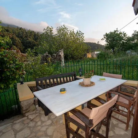 Dimis Asomatos Homes Hébergement de vacances *