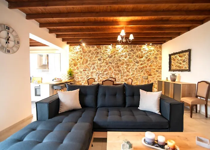 Dimis Asomatos Homes